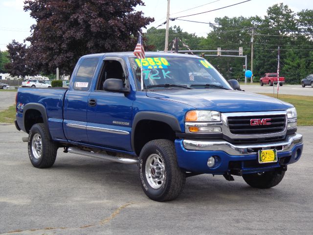 2004 GMC Sierra 2500 4DR SUV AT