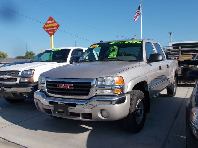 2004 GMC Sierra 2500 SLE Sierra 2WD