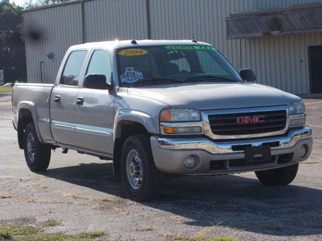 2004 GMC Sierra 2500 SLE Sierra 2WD