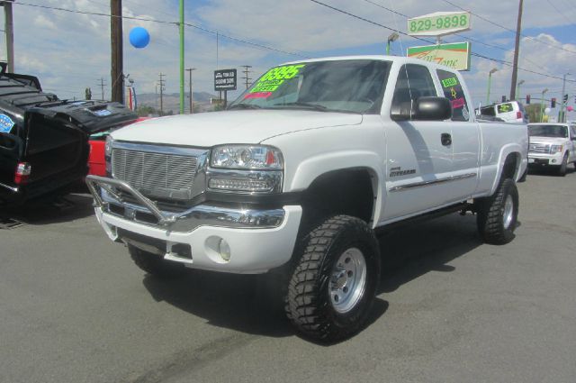 2004 GMC Sierra 2500 4DR SUV AT