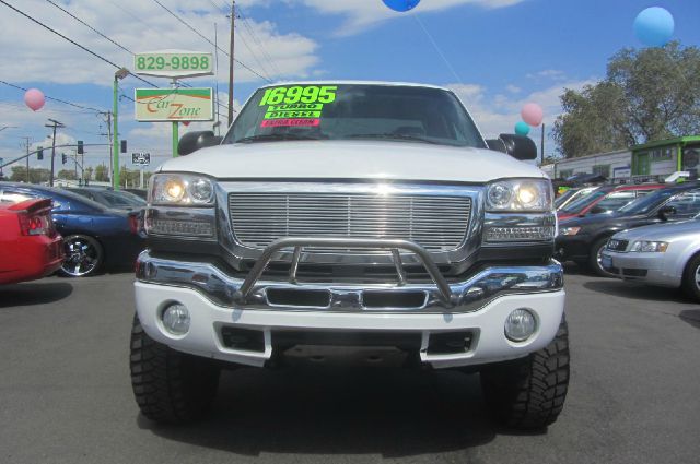 2004 GMC Sierra 2500 4DR SUV AT