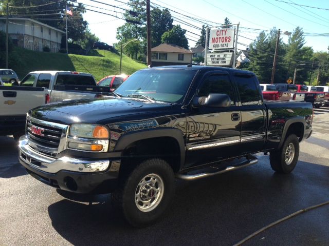 2004 GMC Sierra 2500 4DR SUV AT