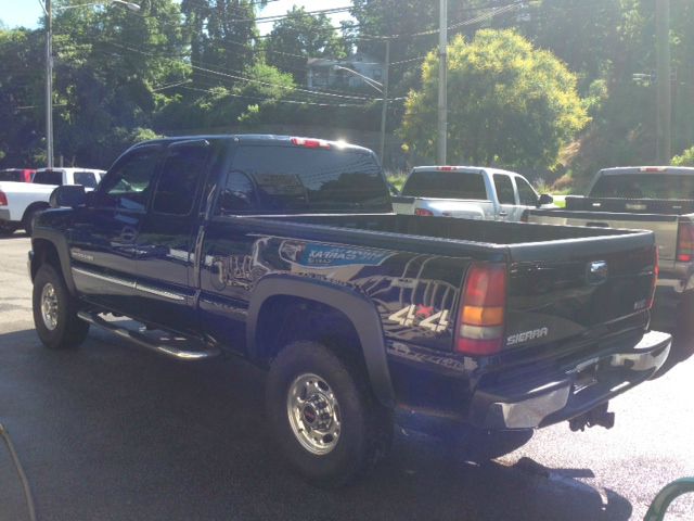 2004 GMC Sierra 2500 4DR SUV AT