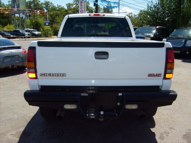 2004 GMC Sierra 2500 4DR SUV AT