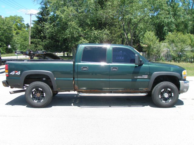 2004 GMC Sierra 2500 EX Sedan AUTO