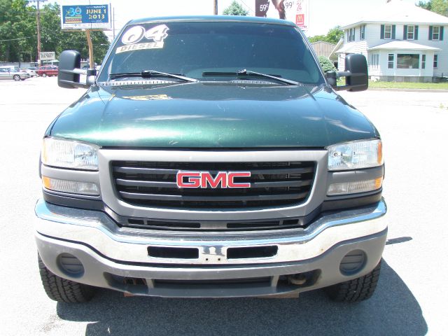 2004 GMC Sierra 2500 EX Sedan AUTO