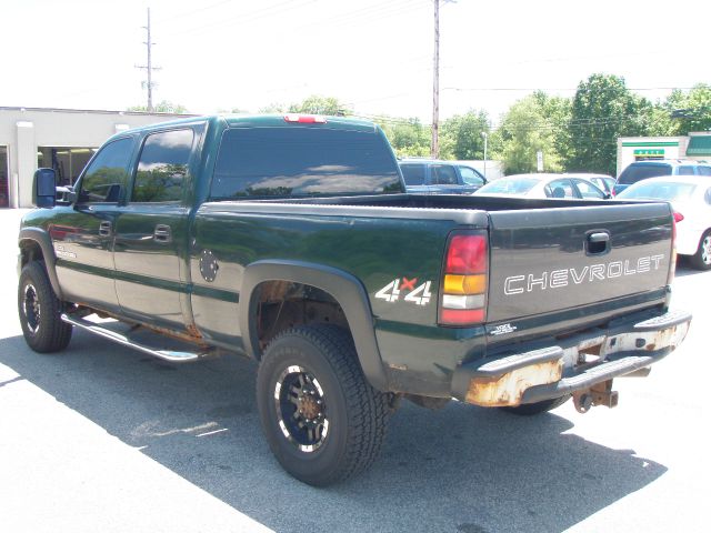 2004 GMC Sierra 2500 EX Sedan AUTO