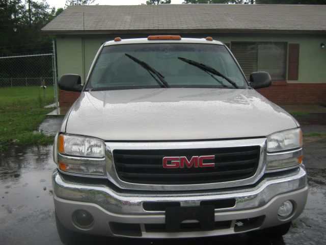 2004 GMC Sierra 2500 SLE Sierra 2WD