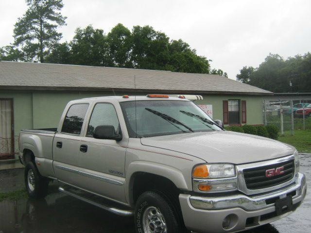 2004 GMC Sierra 2500 SLE Sierra 2WD