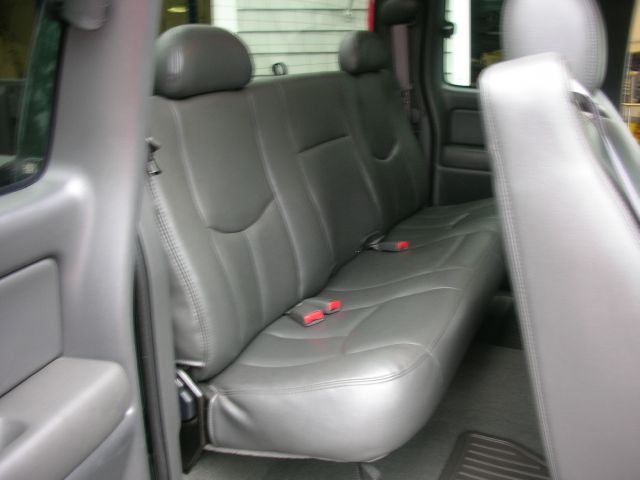 2004 GMC Sierra 2500 4DR SUV AT