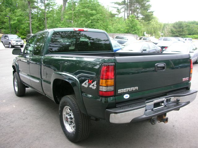 2004 GMC Sierra 2500 4DR SUV AT