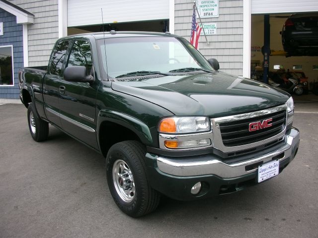 2004 GMC Sierra 2500 4DR SUV AT