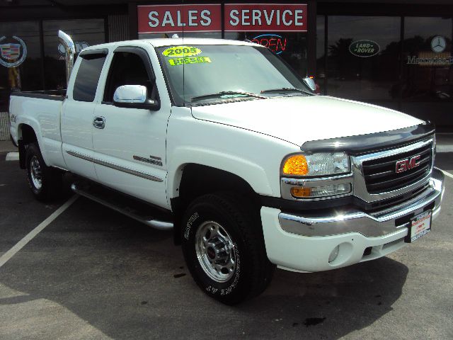 2005 GMC Sierra 2500 4DR SUV AT