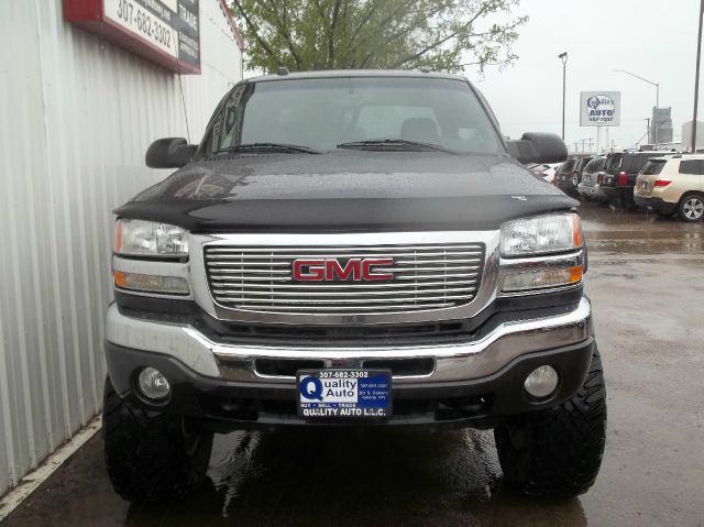 2005 GMC Sierra 2500 Premier, AWD, PWR MR, 7 Passgr