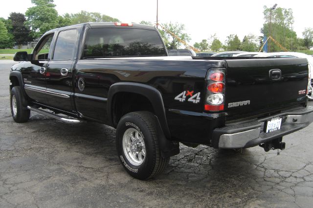 2005 GMC Sierra 2500 4WD 4dr AT