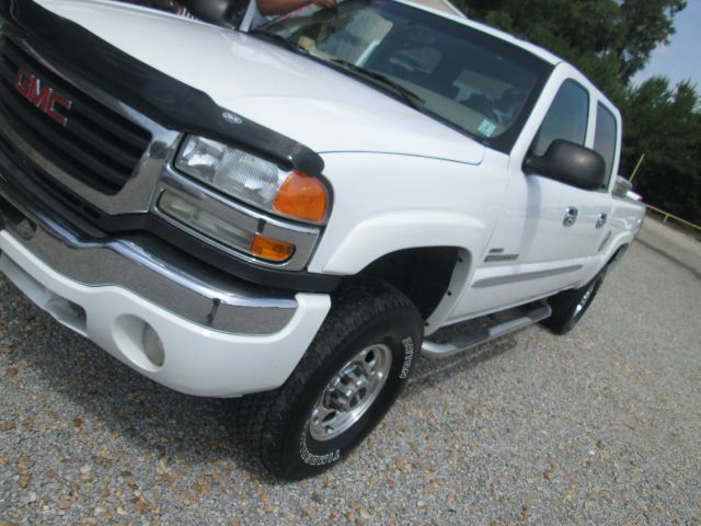 2005 GMC Sierra 2500 SLT