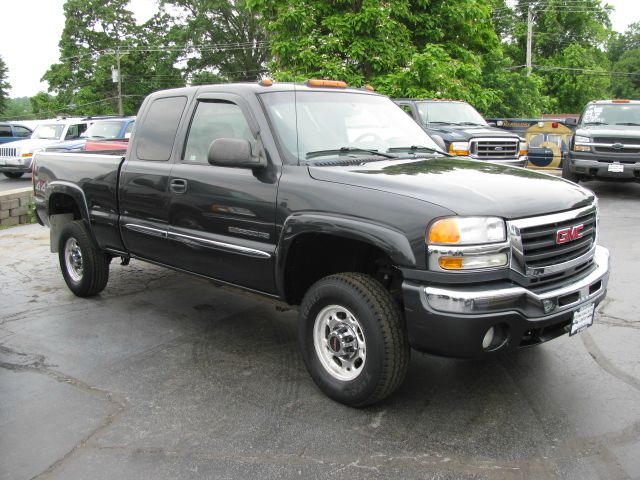 2005 GMC Sierra 2500 Standard 4X4 Hardtop