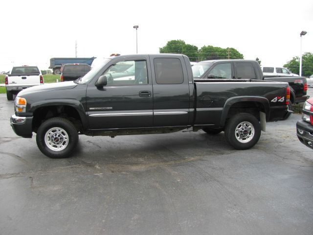 2005 GMC Sierra 2500 Standard 4X4 Hardtop