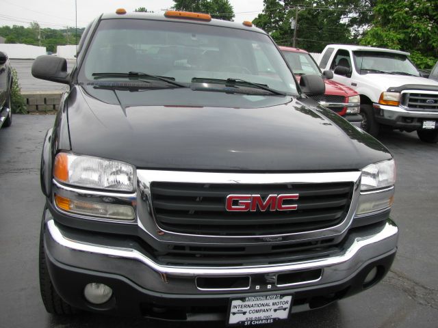 2005 GMC Sierra 2500 Standard 4X4 Hardtop