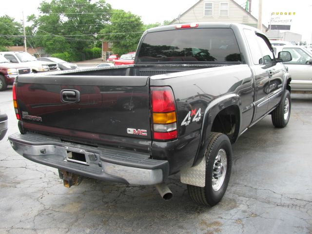 2005 GMC Sierra 2500 Standard 4X4 Hardtop