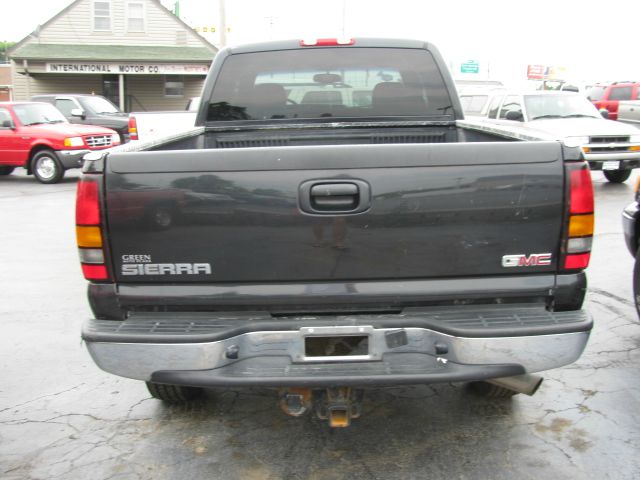 2005 GMC Sierra 2500 Standard 4X4 Hardtop