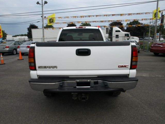 2005 GMC Sierra 2500 VR6 Lux Limited