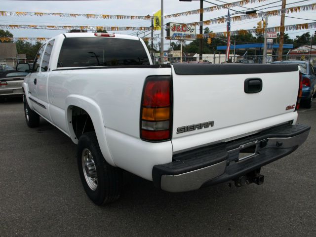 2005 GMC Sierra 2500 VR6 Lux Limited