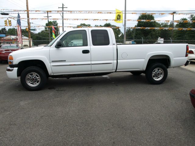 2005 GMC Sierra 2500 VR6 Lux Limited