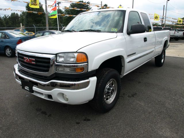 2005 GMC Sierra 2500 VR6 Lux Limited