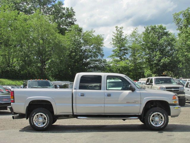 2005 GMC Sierra 2500 Hybrid XLE, Nav.,. And Leather