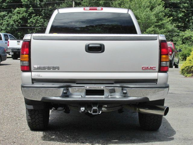 2005 GMC Sierra 2500 Hybrid XLE, Nav.,. And Leather