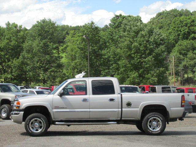 2005 GMC Sierra 2500 Hybrid XLE, Nav.,. And Leather