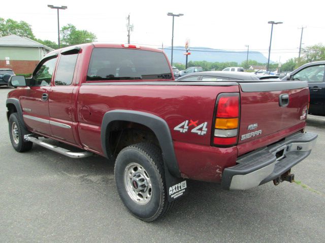 2005 GMC Sierra 2500 Standard 4X4 Hardtop