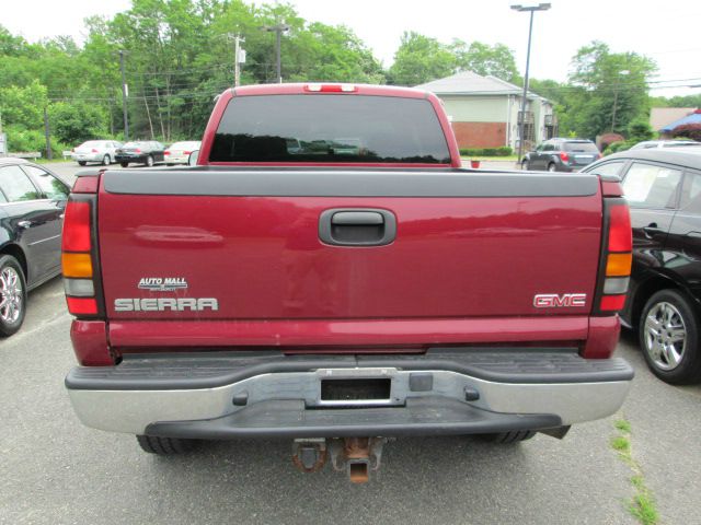 2005 GMC Sierra 2500 Standard 4X4 Hardtop