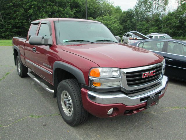 2005 GMC Sierra 2500 Standard 4X4 Hardtop