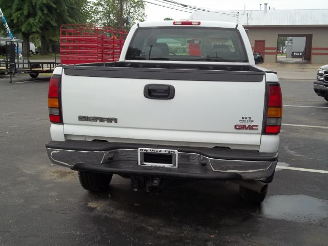 2005 GMC Sierra 2500 2008 Ford V6 Premium