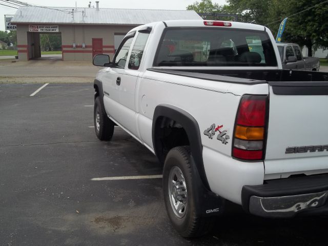 2005 GMC Sierra 2500 2008 Ford V6 Premium