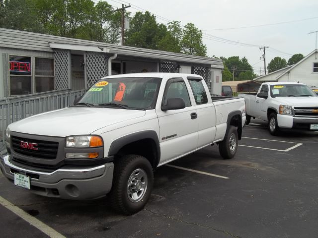 2005 GMC Sierra 2500 2008 Ford V6 Premium