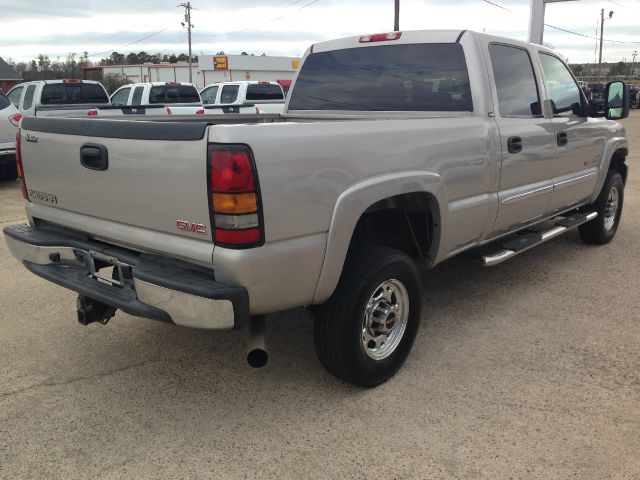 2006 GMC Sierra 2500 4WD V6