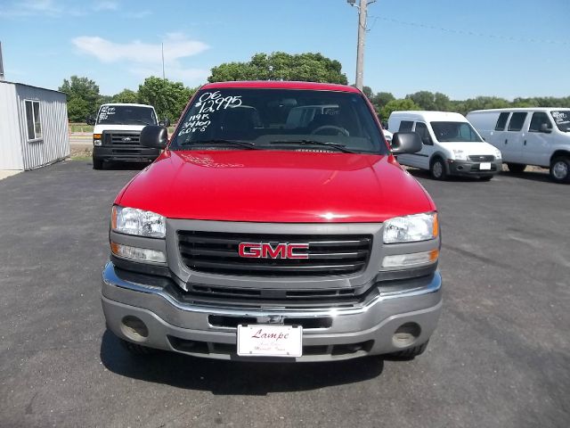 2006 GMC Sierra 2500 Denali Pickup 4D 6 1/2 Ft