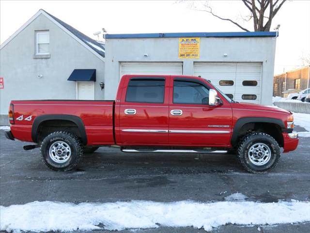 2006 GMC Sierra 2500 2006 Buick CX