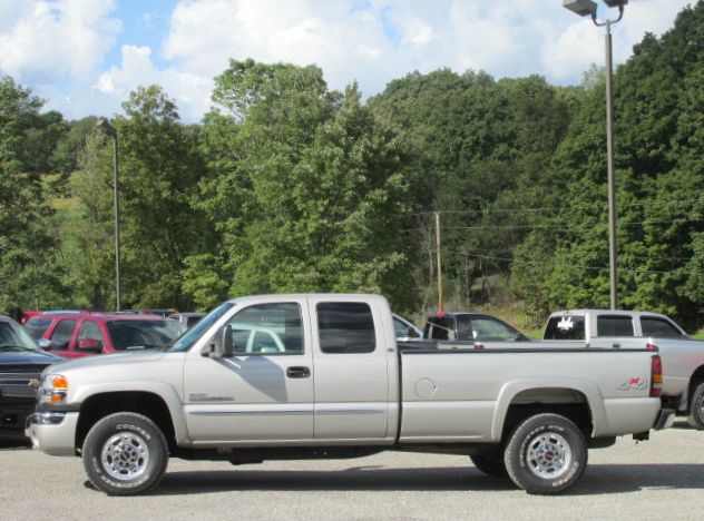 2006 GMC Sierra 2500 Luxury Package AWD