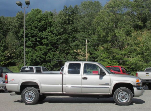 2006 GMC Sierra 2500 Luxury Package AWD