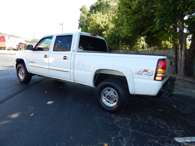 2006 GMC Sierra 2500 HD EXT CAB 141.5 WB C6P