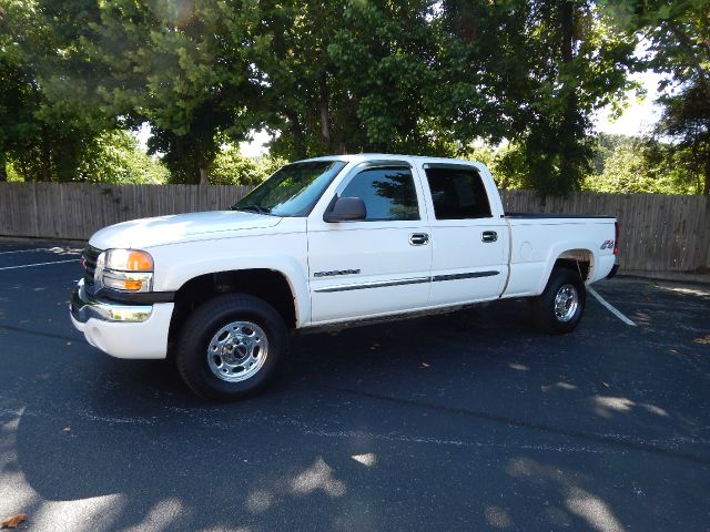 2006 GMC Sierra 2500 HD EXT CAB 141.5 WB C6P