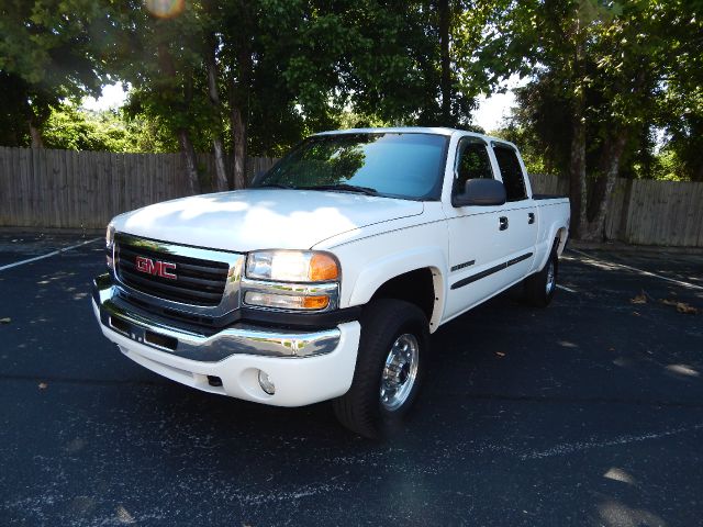 2006 GMC Sierra 2500 HD EXT CAB 141.5 WB C6P