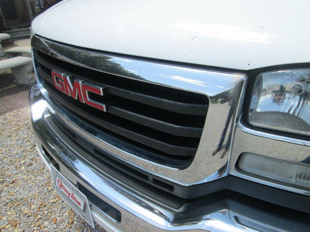 2006 GMC Sierra 2500 LT Leather Cd Tape