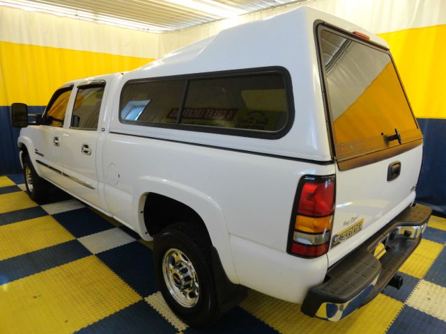 2006 GMC Sierra 2500 SLE Sierra 2WD