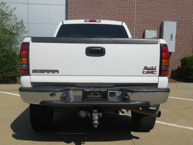 2006 GMC Sierra 2500 SLE Sierra 2WD