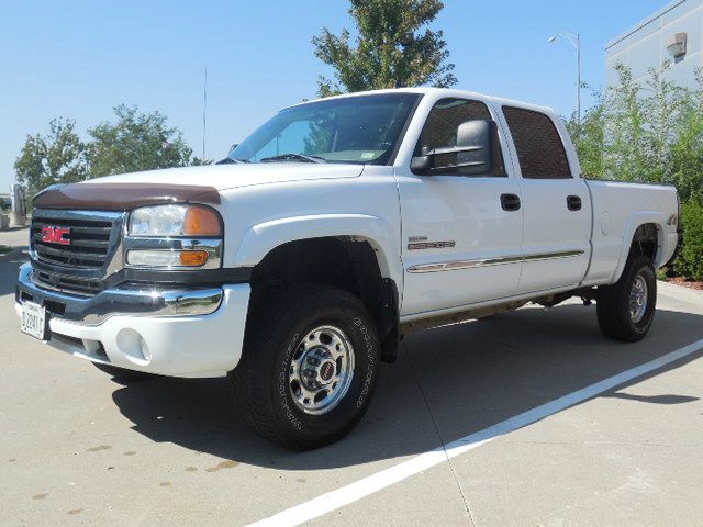 2006 GMC Sierra 2500 SLE Sierra 2WD